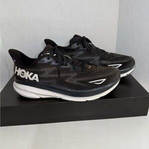 HOKA Clifton 9 Black/white Running Shoes size 13 Men